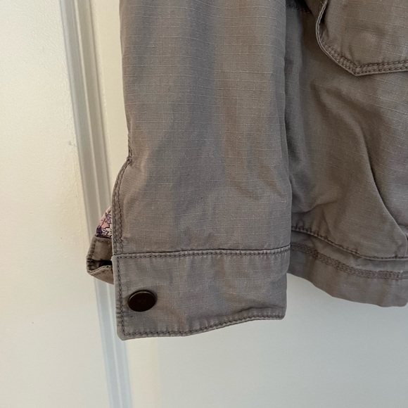 XS Old Navy Zippered Utility Jacket w/Internal Floral Accents - Picture 6 of 9